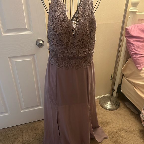 Soieblu Dresses & Skirts - Soieblu Lace High Low Dress in Mauve